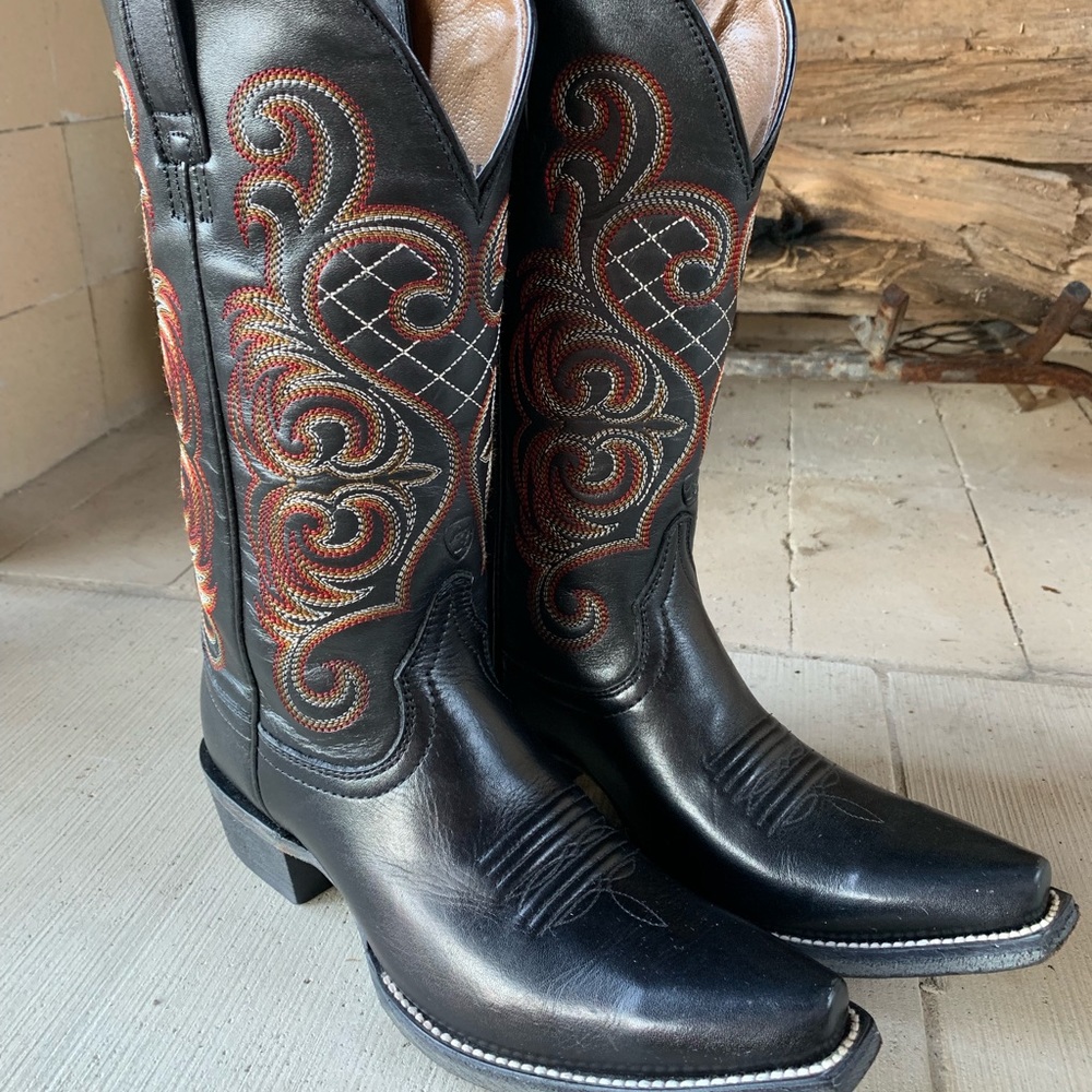 Women’s ARIAT Boots Size 5.5